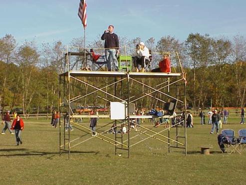 Announcer's platform